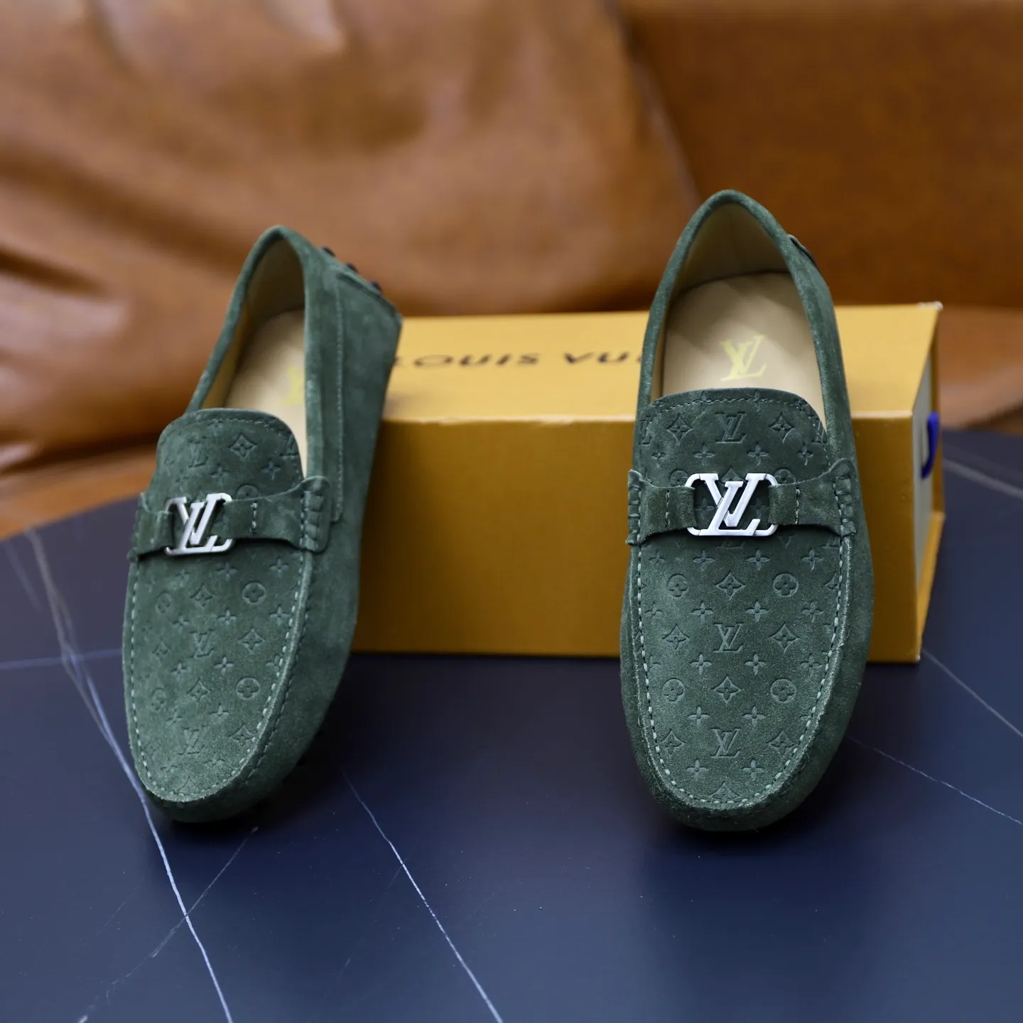 Ex-factory price: 480💰【LV】Louis Vuitton ⚠️High-end men’s driving and pedal series ⚠️38-44 (customized for 45) ⚠️All original cowhide leather! Thick and soft! Made entirely of calfskin lining! The latest non-slip beanie sole! Three-dimensional package technology! Fashionable and classic! Handicrafts! Original high quality! Feel free to compare!